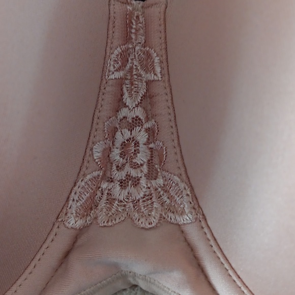 Cream bra - Picture 3 of 4
